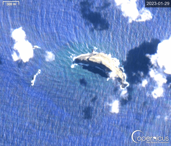 Ball's pyramid in Australia GIF